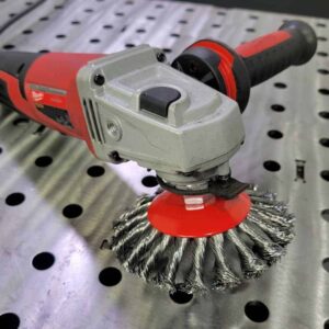 Beveled Twisted Knot Wire Wheel 5in